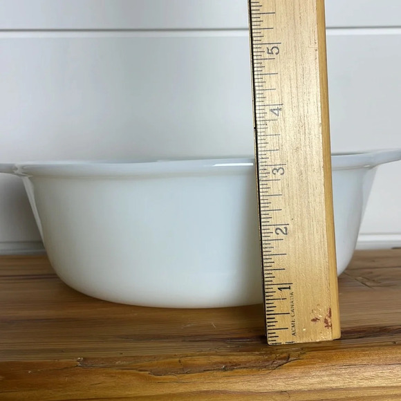 Vintage Fire King Round White 2 Quart Casserole dish Bowl Unique back stamp MCM - Picture 7 of 8